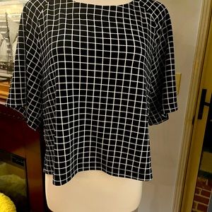 Bobeau grid design textured top black size M